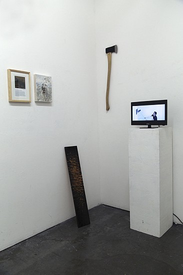 He Kunlin, The Axe-Cut Cun
2015, Axe, painting, video, wood board